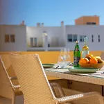 Atlantico Azul Apartment *